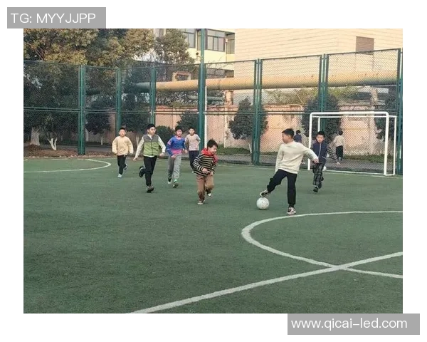 思源杯足球盛典激情四溢展现青春风采助力校园文化交流与友谊传承